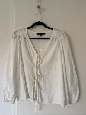 NWOT Nobody’s Child Cream Tie-Front Peasant Blouse